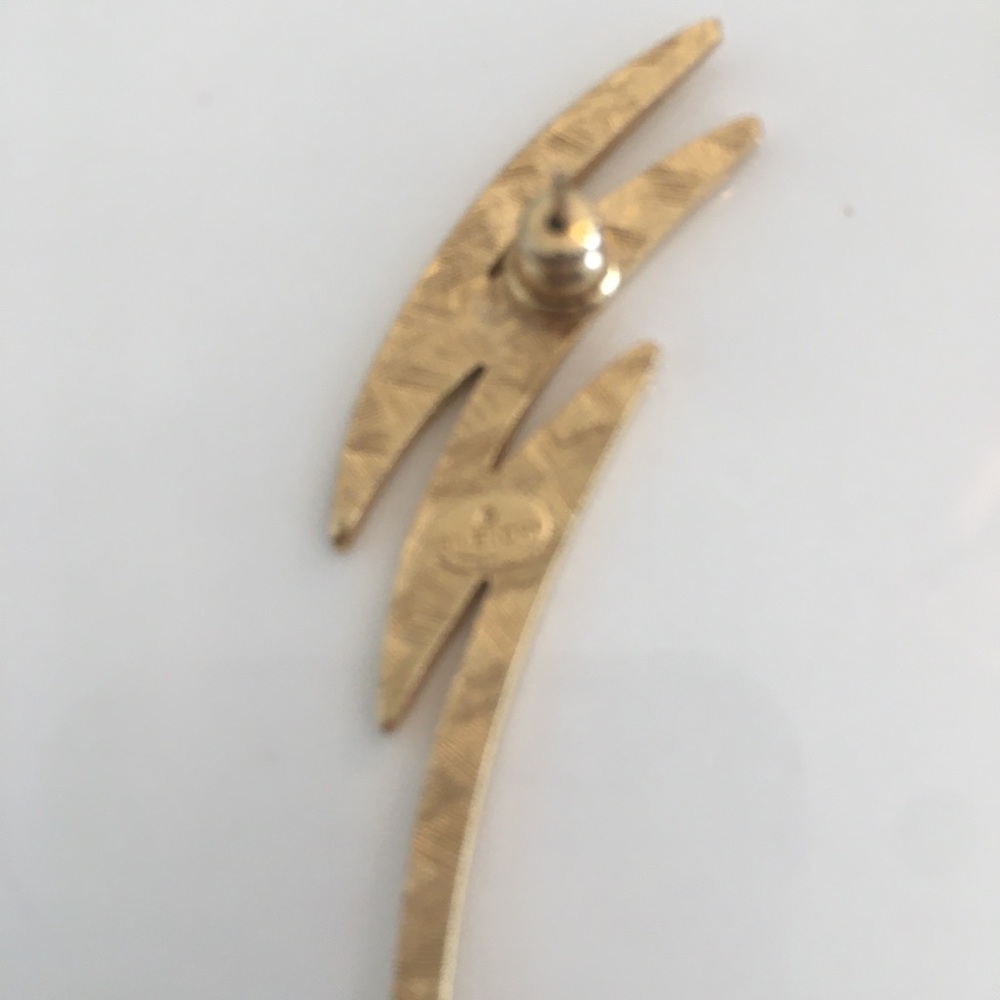 GIVENCHY Goldtone Earrings. GORGEOUS - Picture 4 of 8